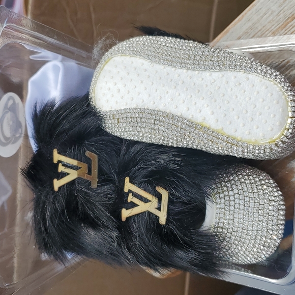 Liore'e Fashion Booties - Picture 2 of 3